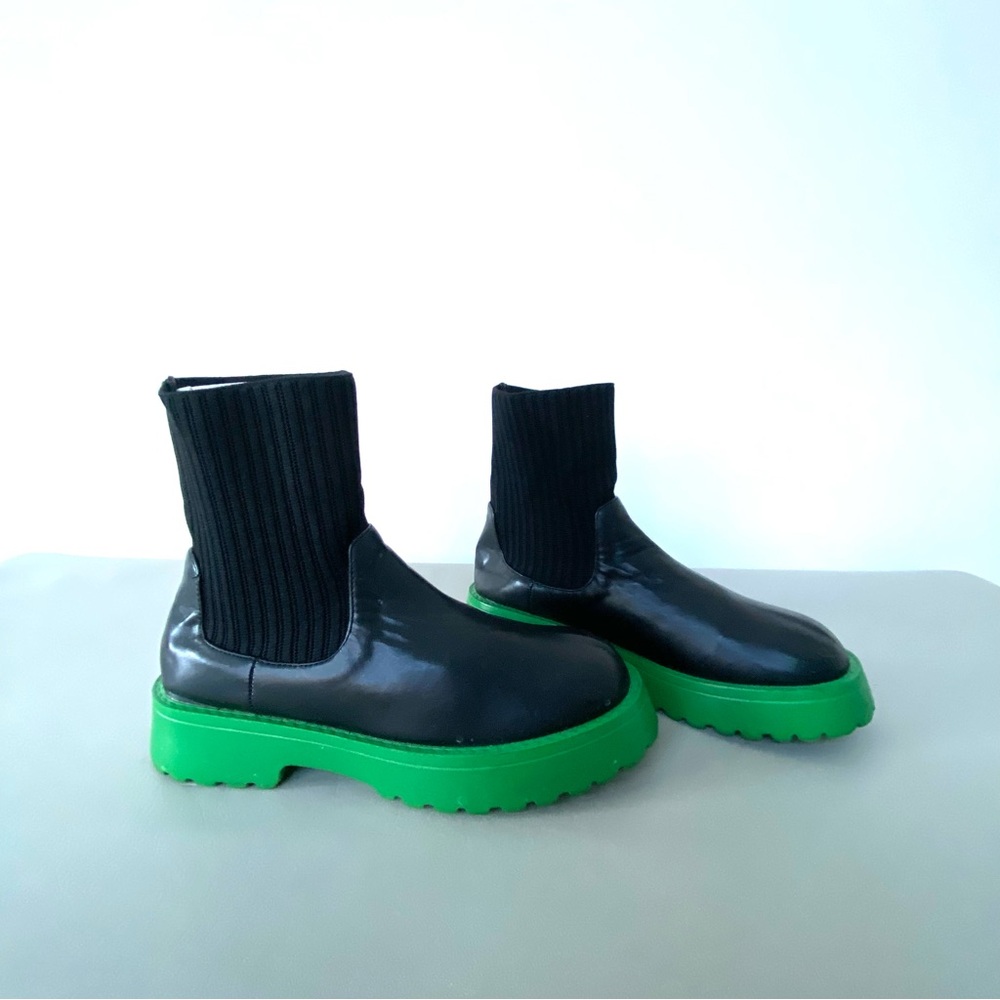 Women’s size 8.5 (39) Black and Green Ankle Boots